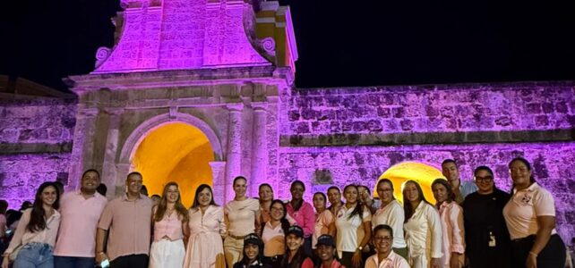 Cartagena se ilumina de rosa en la lucha contra el cáncer de mama