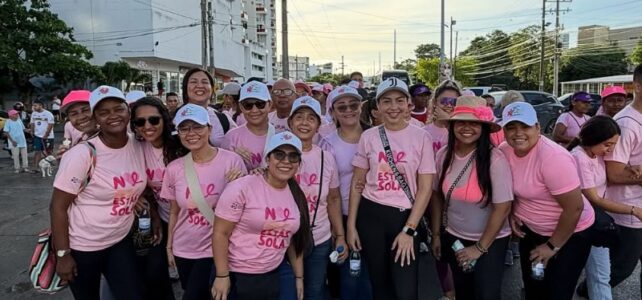 ESE Hospital Local Cartagena de Indias se une a la Caminata Rosa en apoyo a la lucha contra el cáncer de mama