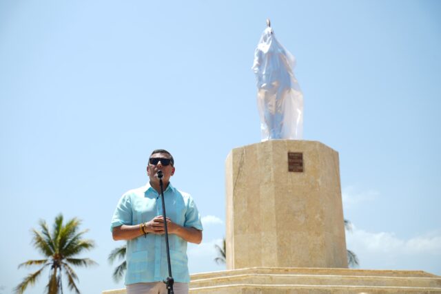 Así luce el nuevo Puerto Duro ✨

Puerto Duro se transforma y nos regala un nuevo espacio para disfrutar, recorrer y contemplar nuestra ciudad desde otra perspectiva.

La renovada India Catalina, las nuevas Letras de Cartagena y el mirador sobre la laguna de Chambacú hacen de este lugar un punto de encuentro entre patrimonio, naturaleza y turismo. 🌿🌊

Celebramos esta nueva obra liderada por el alcalde @dumek_turbay, que sigue sumando espacios para vivir y disfrutar Cartagena. 💛