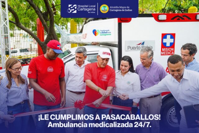 🚑💙 ¡Pasacaballos cuenta con una nueva ambulancia medicalizada!

Hoy damos un paso más para fortalecer la atención en salud de esta comunidad. Gracias al trabajo articulado entre la Alcaldía Mayor de Cartagena y Puerto Bahía, Pasacaballos cuenta con una ambulancia que permitirá mejorar la capacidad de respuesta ante emergencias y facilitar el traslado oportuno de pacientes.

Esta nueva dotación beneficiará a cerca de 20.000 habitantes, contribuyendo al cuidado de las familias de Pasacaballos y a una atención más oportuna cuando más lo necesitan.

🤝 Continuamos sumando esfuerzos para brindar una atención más cercana y humanizada, que responda a las necesidades de la comunidad.

💙 ¡Seguimos trabajando por la salud y el bienestar de Pasacaballos!